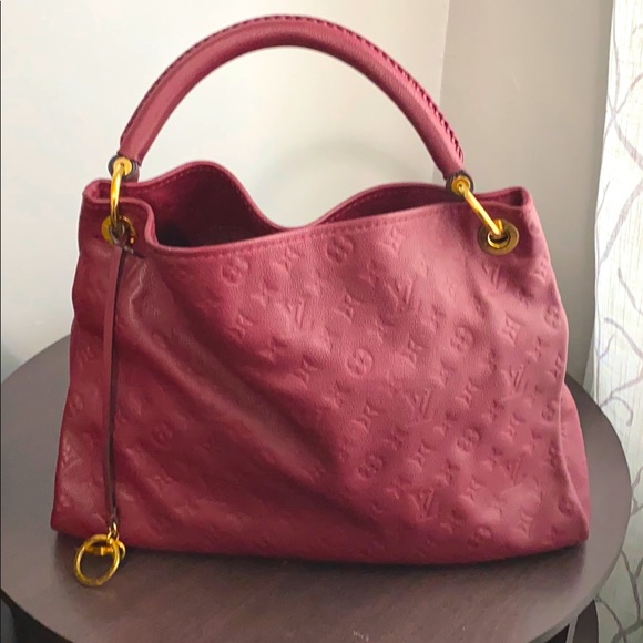 Louis Vuitton Handbags - ARTSY MM with original protective bag